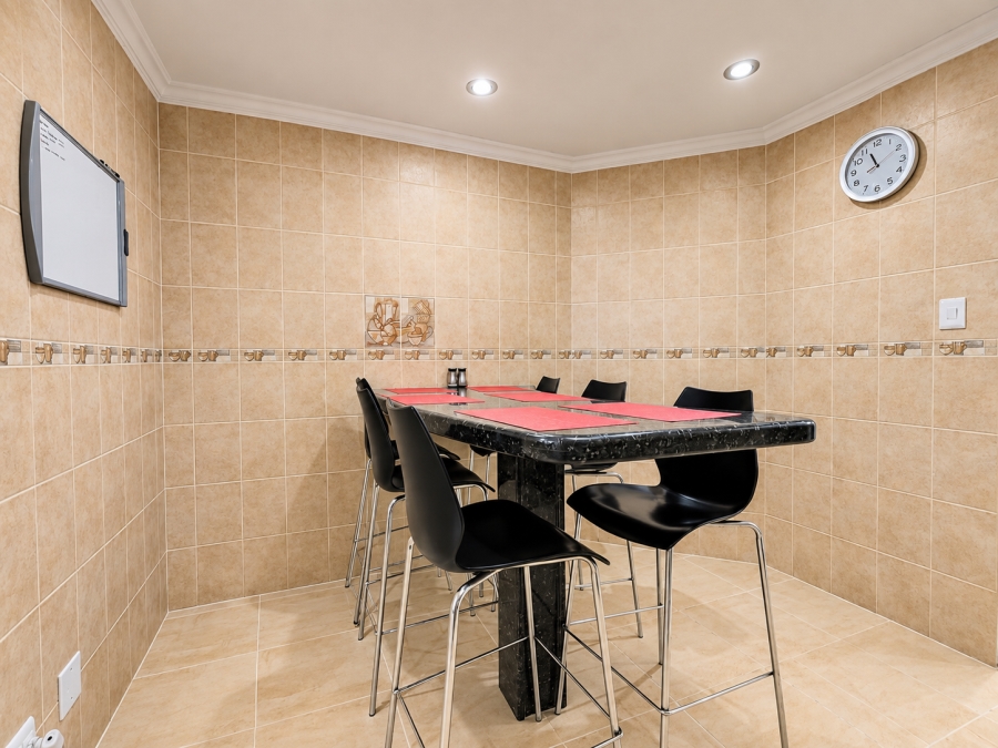 6 Bedroom Property for Sale in Three Rivers Gauteng