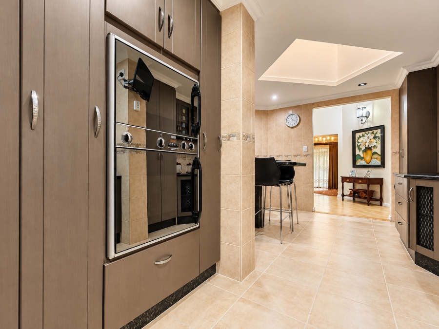 6 Bedroom Property for Sale in Three Rivers Gauteng