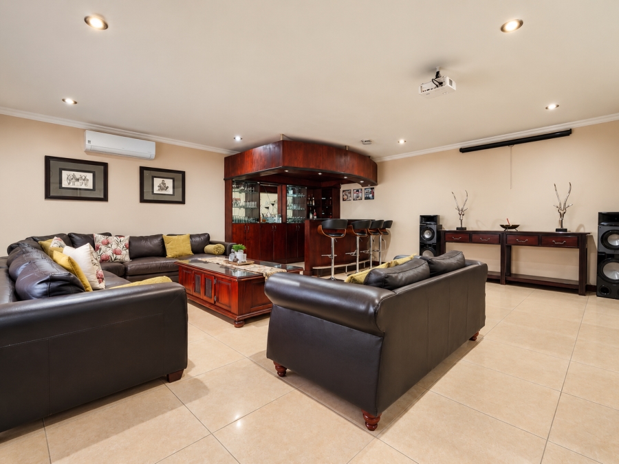 6 Bedroom Property for Sale in Three Rivers Gauteng