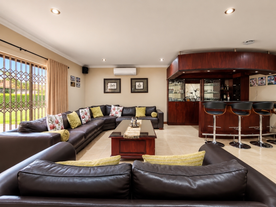 6 Bedroom Property for Sale in Three Rivers Gauteng