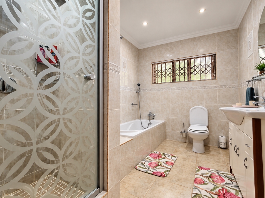6 Bedroom Property for Sale in Three Rivers Gauteng