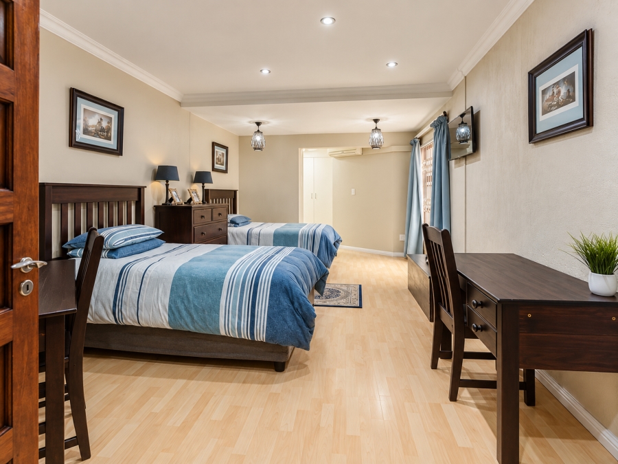 6 Bedroom Property for Sale in Three Rivers Gauteng
