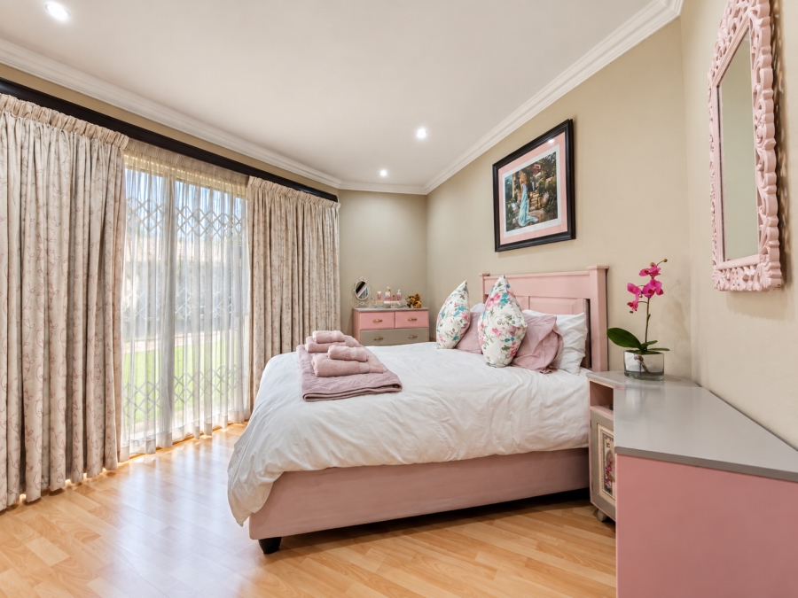 6 Bedroom Property for Sale in Three Rivers Gauteng