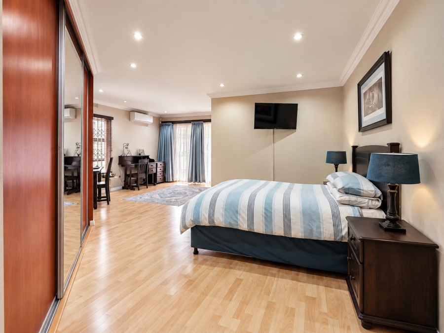 6 Bedroom Property for Sale in Three Rivers Gauteng