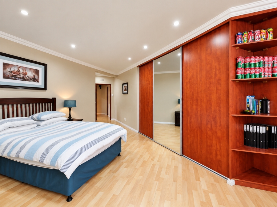 6 Bedroom Property for Sale in Three Rivers Gauteng