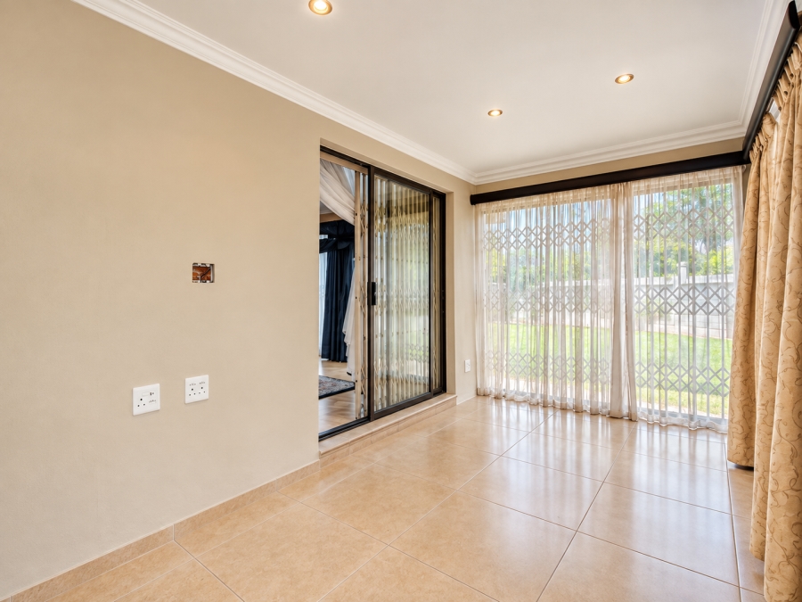 6 Bedroom Property for Sale in Three Rivers Gauteng