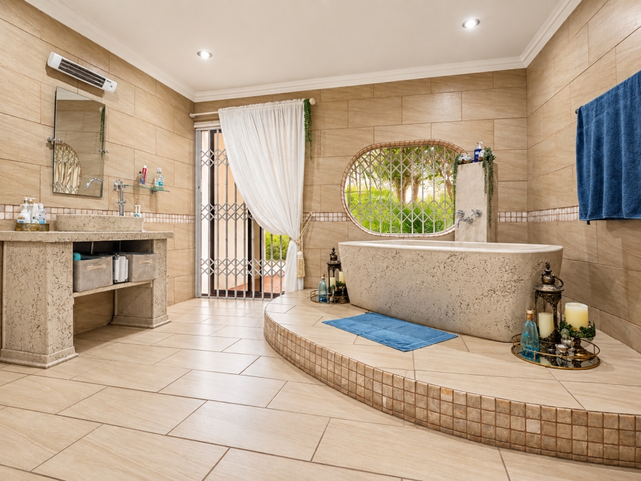 6 Bedroom Property for Sale in Three Rivers Gauteng