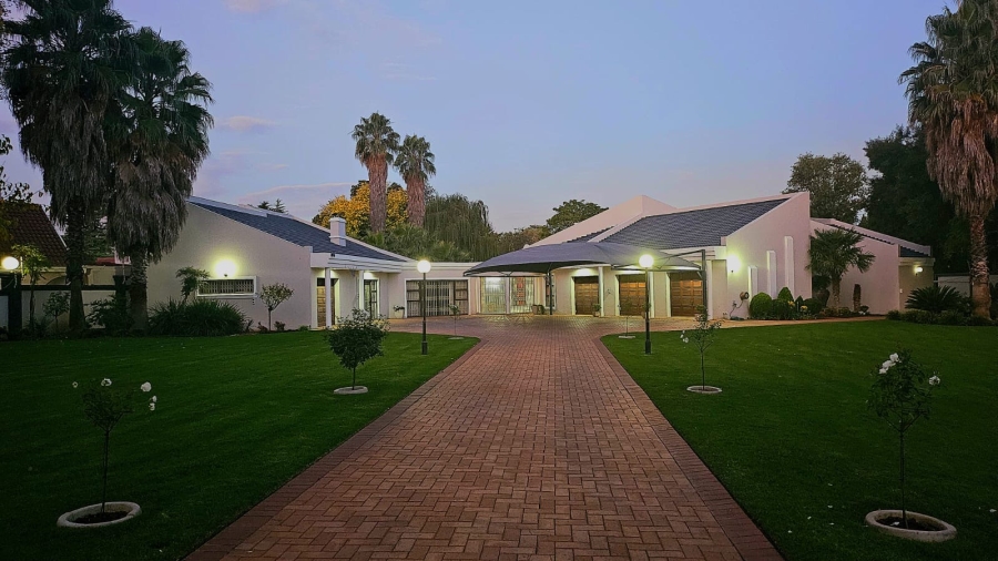 6 Bedroom Property for Sale in Three Rivers Gauteng