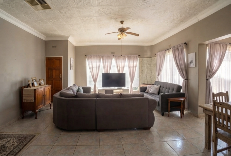 4 Bedroom Property for Sale in Vanderbijlpark SE 2 Gauteng