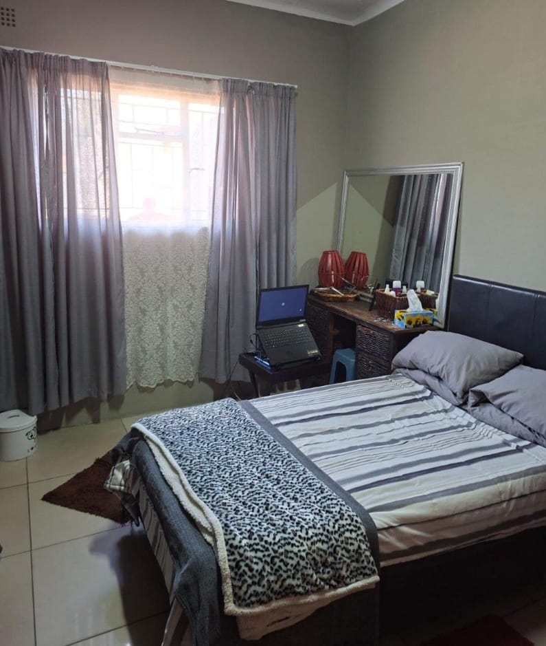 4 Bedroom Property for Sale in Vanderbijlpark SE 2 Gauteng