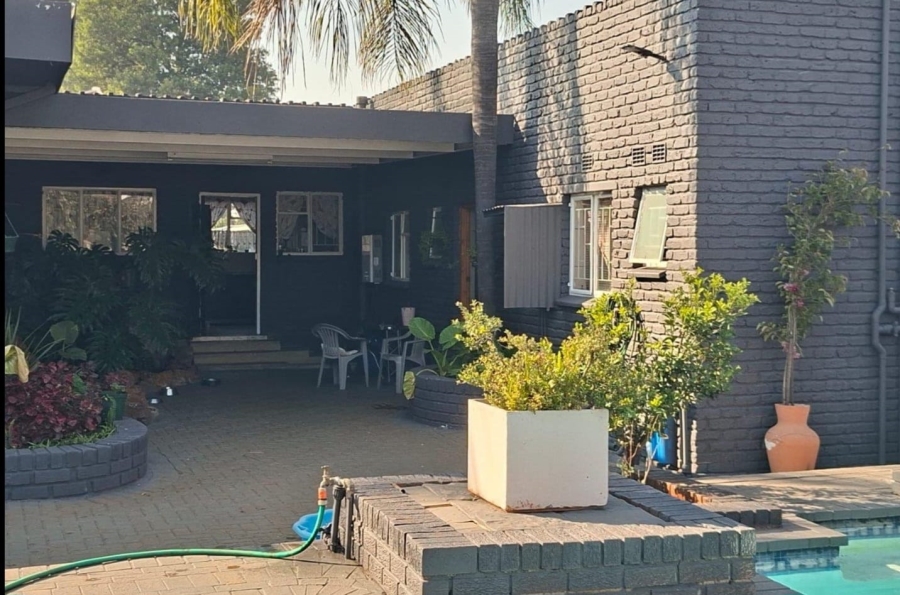 4 Bedroom Property for Sale in Vanderbijlpark SE 2 Gauteng