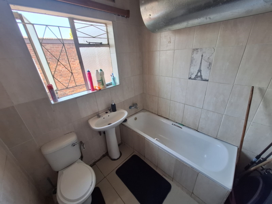 2 Bedroom Property for Sale in Peacehaven Gauteng