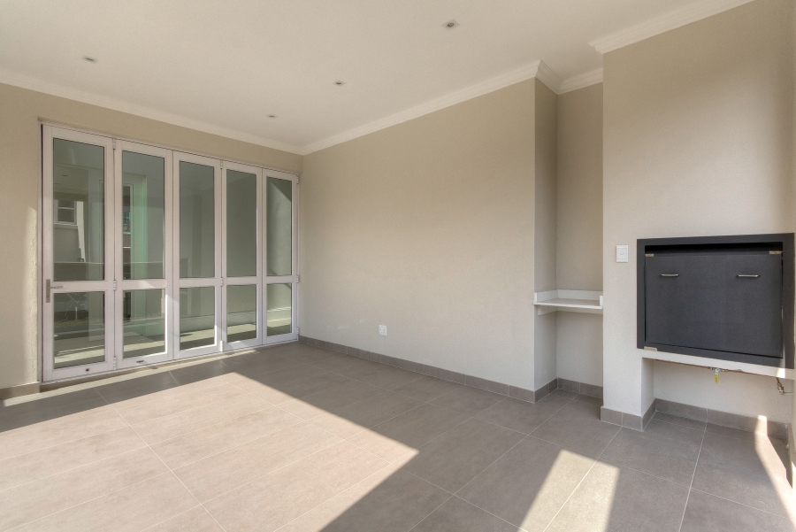 4 Bedroom Property for Sale in Waterfall Country Estate Gauteng