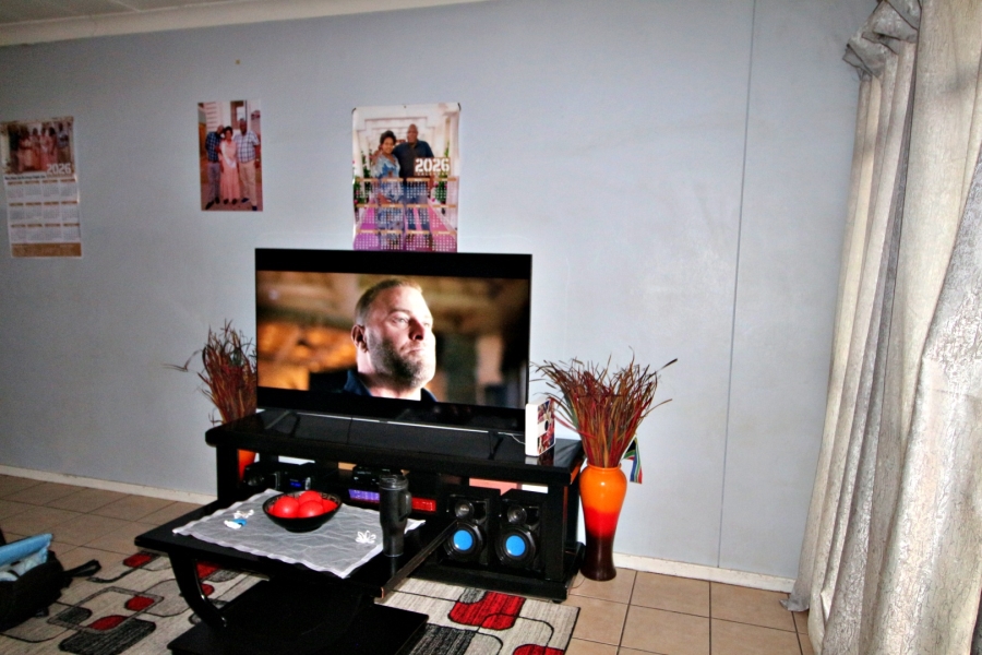 1 Bedroom Property for Sale in Rhodesfield Gauteng