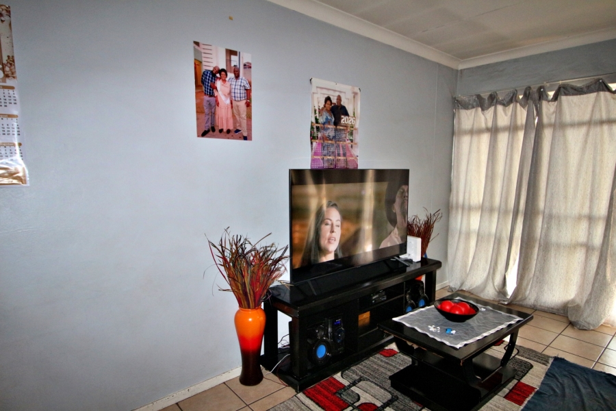 1 Bedroom Property for Sale in Rhodesfield Gauteng