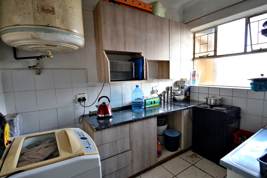 1 Bedroom Property for Sale in Rhodesfield Gauteng