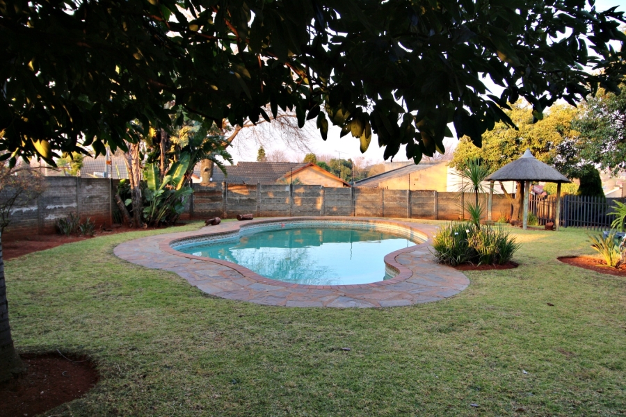 1 Bedroom Property for Sale in Rhodesfield Gauteng