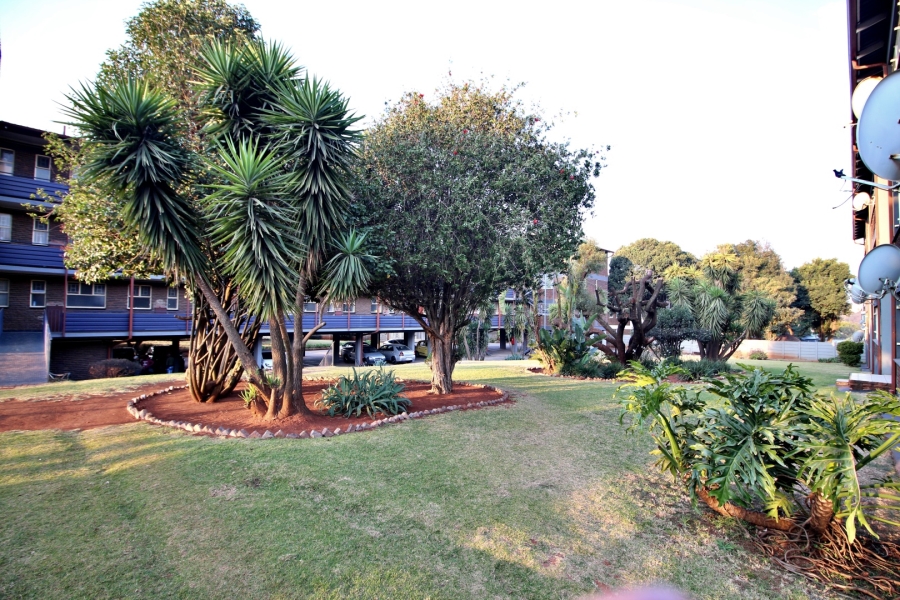 1 Bedroom Property for Sale in Rhodesfield Gauteng