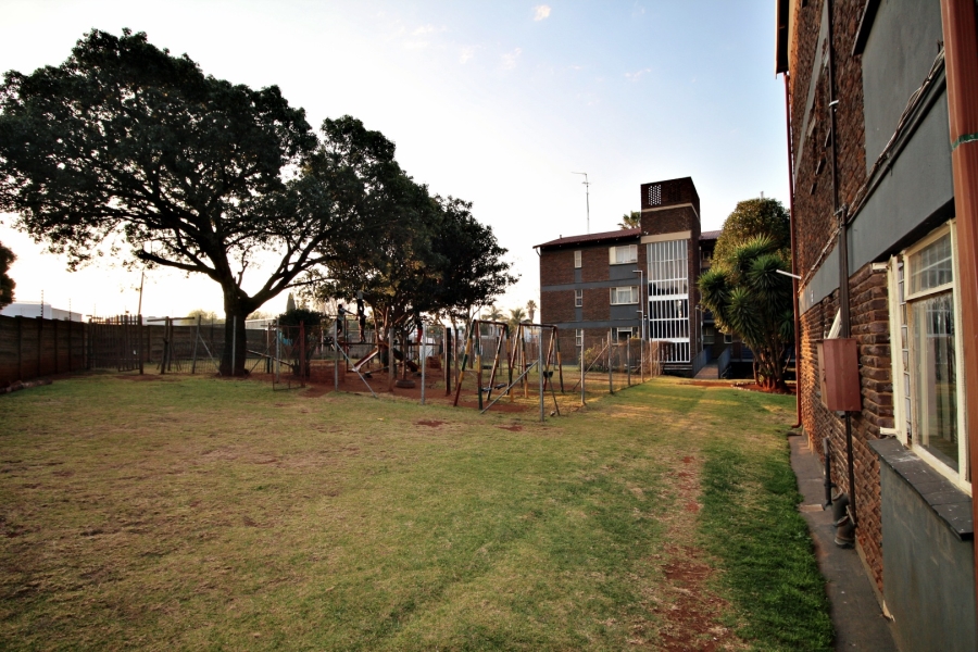1 Bedroom Property for Sale in Rhodesfield Gauteng