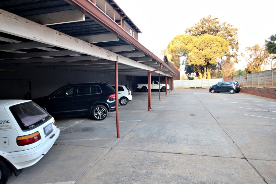 1 Bedroom Property for Sale in Rhodesfield Gauteng
