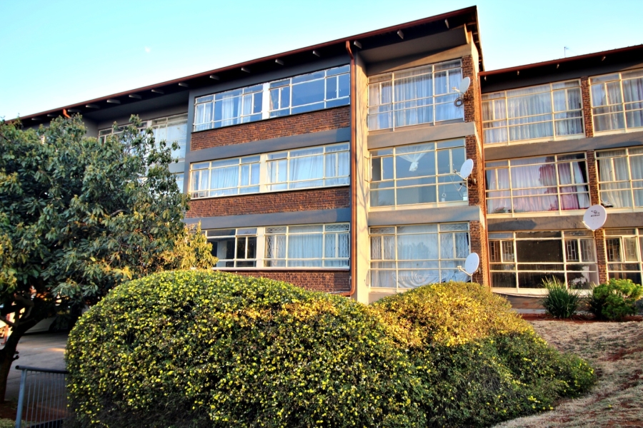 1 Bedroom Property for Sale in Rhodesfield Gauteng