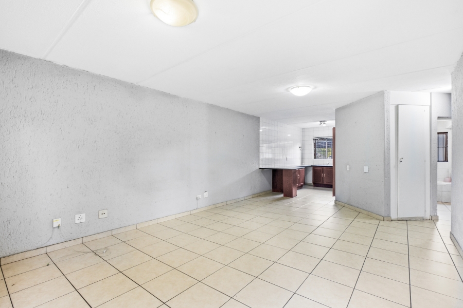2 Bedroom Property for Sale in Magaliessig Gauteng