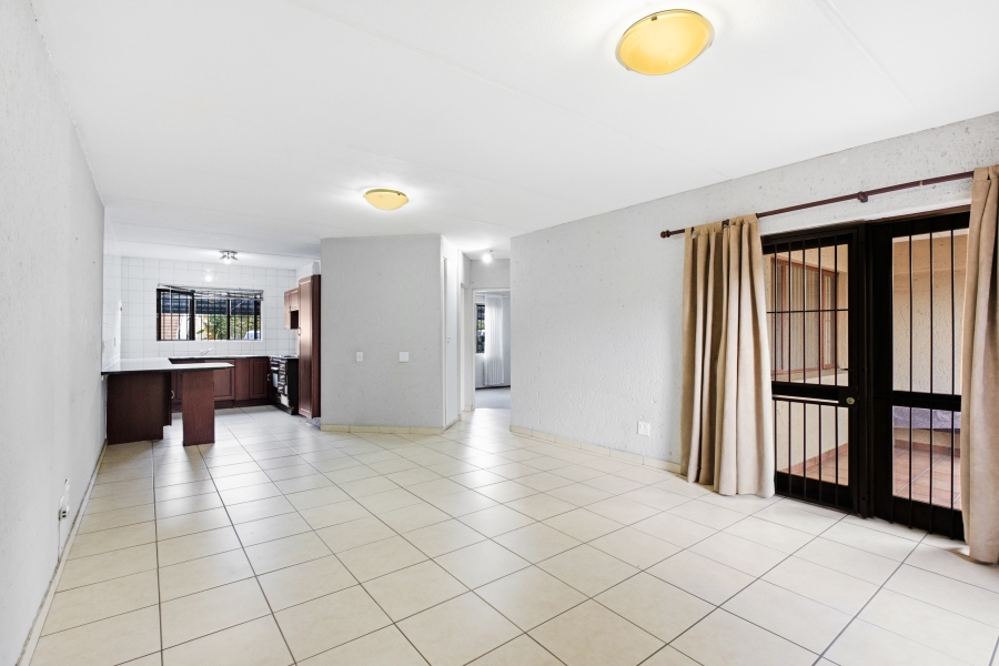 2 Bedroom Property for Sale in Magaliessig Gauteng