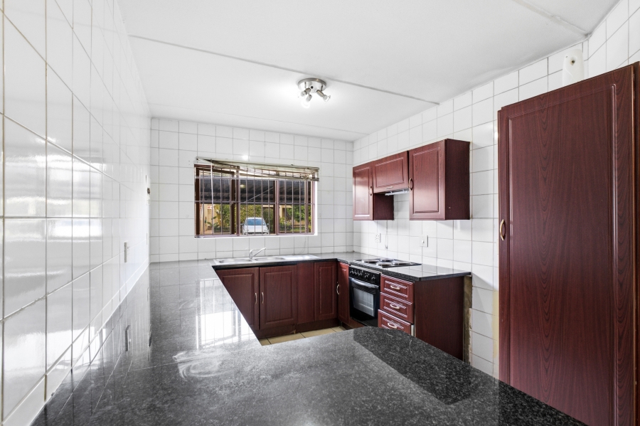 2 Bedroom Property for Sale in Magaliessig Gauteng