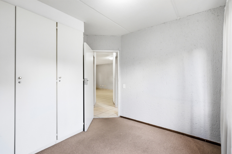 2 Bedroom Property for Sale in Magaliessig Gauteng