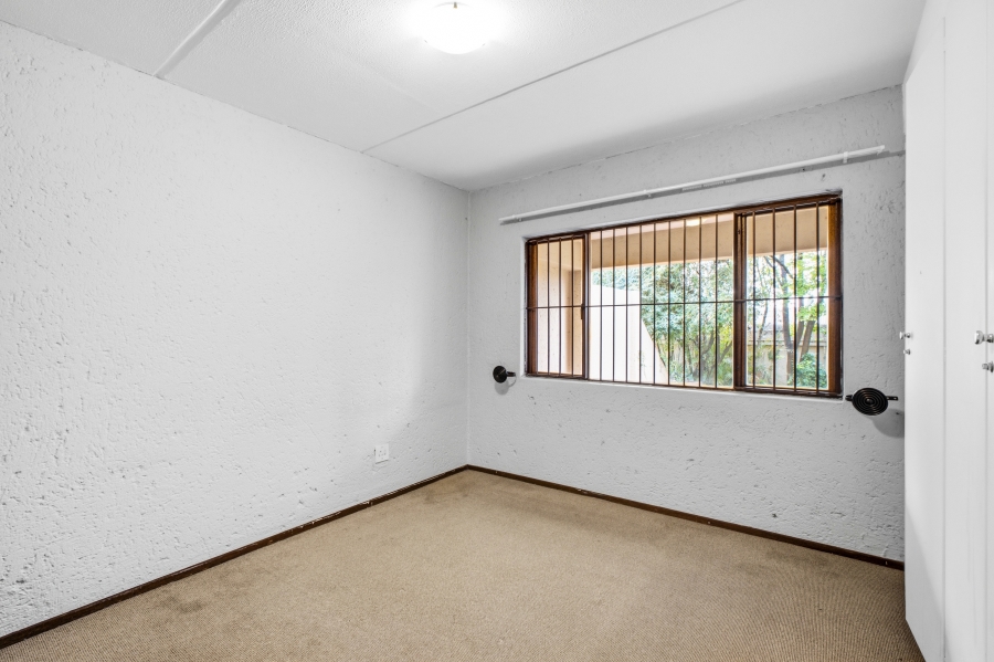 2 Bedroom Property for Sale in Magaliessig Gauteng