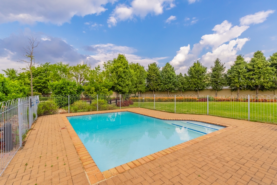 2 Bedroom Property for Sale in Magaliessig Gauteng