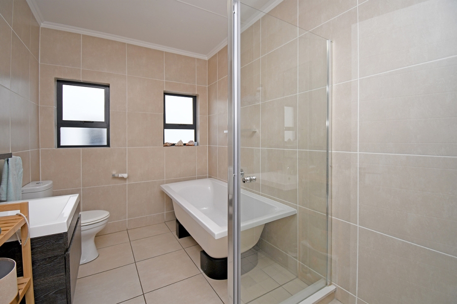 To Let 2 Bedroom Property for Rent in Greenstone Hill Gauteng