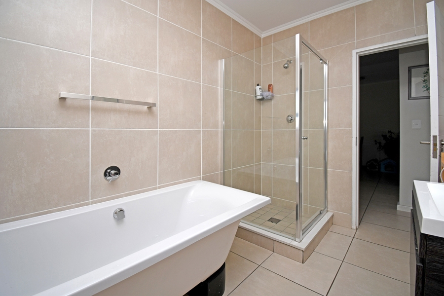 To Let 2 Bedroom Property for Rent in Greenstone Hill Gauteng