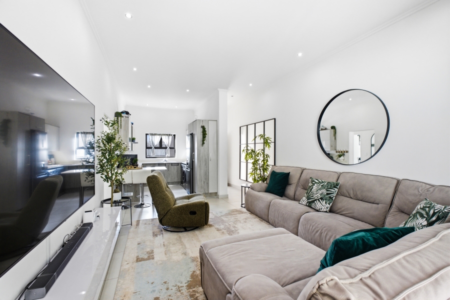 2 Bedroom Property for Sale in Broadacres Gauteng