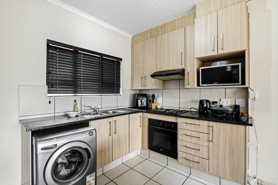 2 Bedroom Property for Sale in Barbeque Downs Gauteng