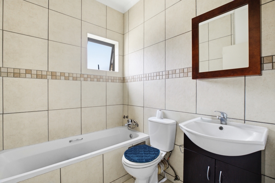 2 Bedroom Property for Sale in Barbeque Downs Gauteng