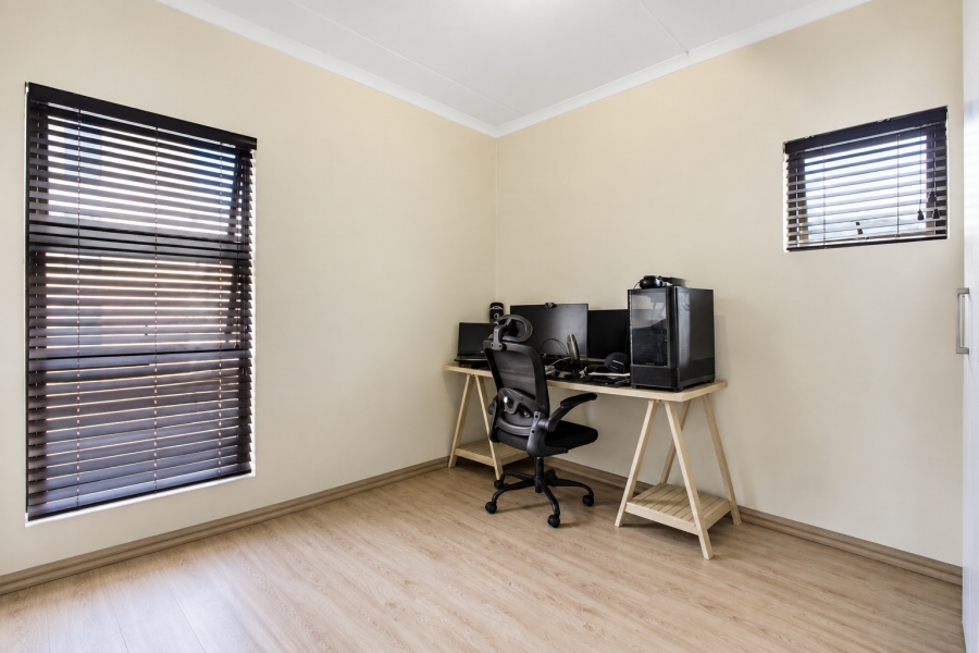 2 Bedroom Property for Sale in Barbeque Downs Gauteng