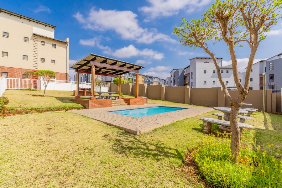 2 Bedroom Property for Sale in Barbeque Downs Gauteng