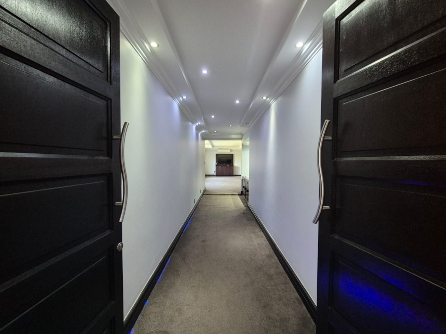 7 Bedroom Property for Sale in Mantevrede Gauteng