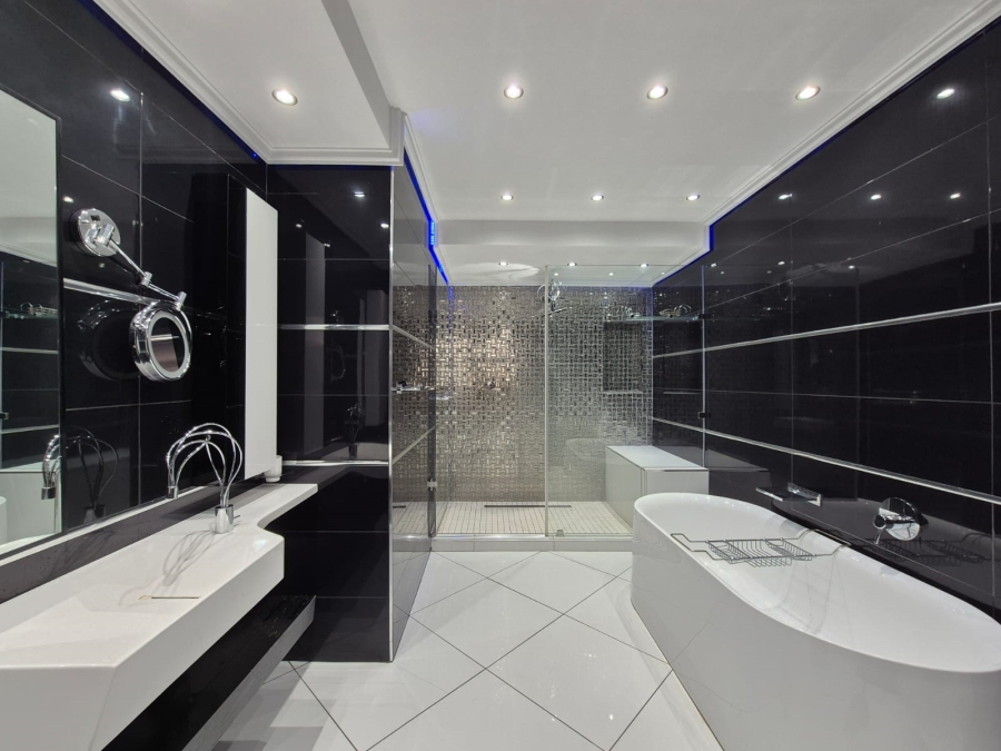 7 Bedroom Property for Sale in Mantevrede Gauteng