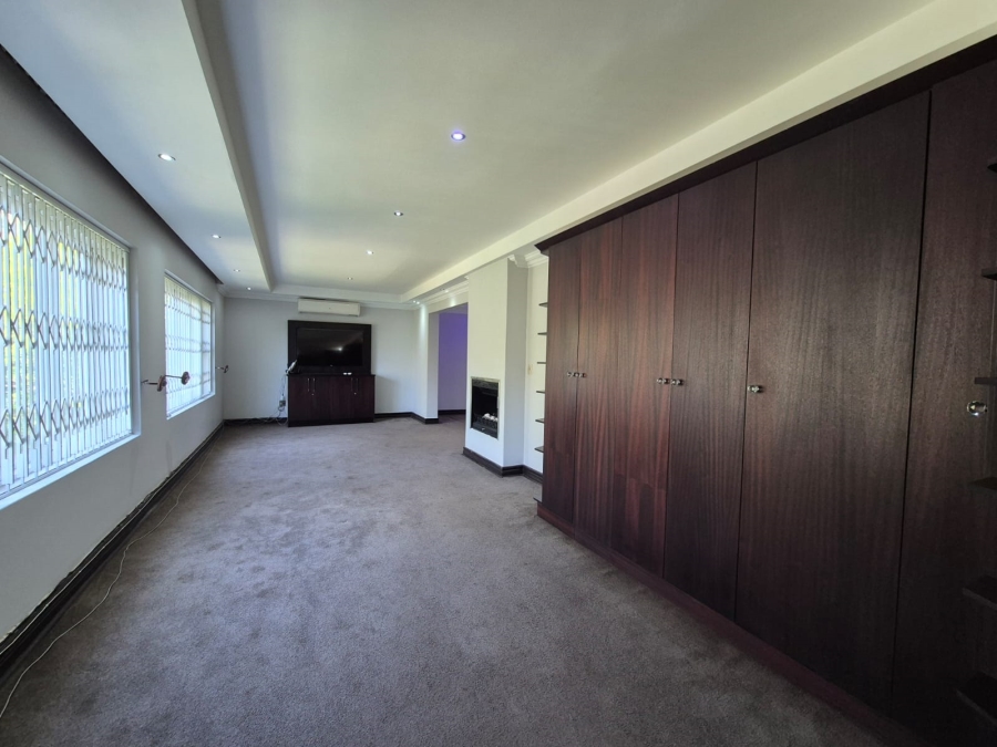 7 Bedroom Property for Sale in Mantevrede Gauteng