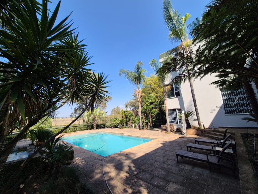 7 Bedroom Property for Sale in Mantevrede Gauteng