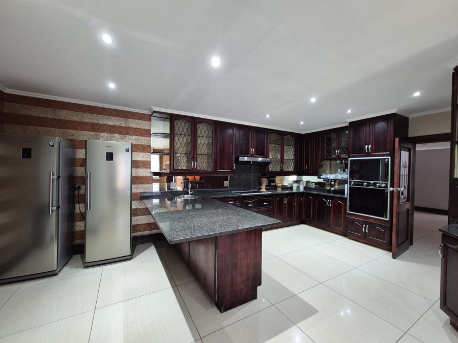 7 Bedroom Property for Sale in Mantevrede Gauteng