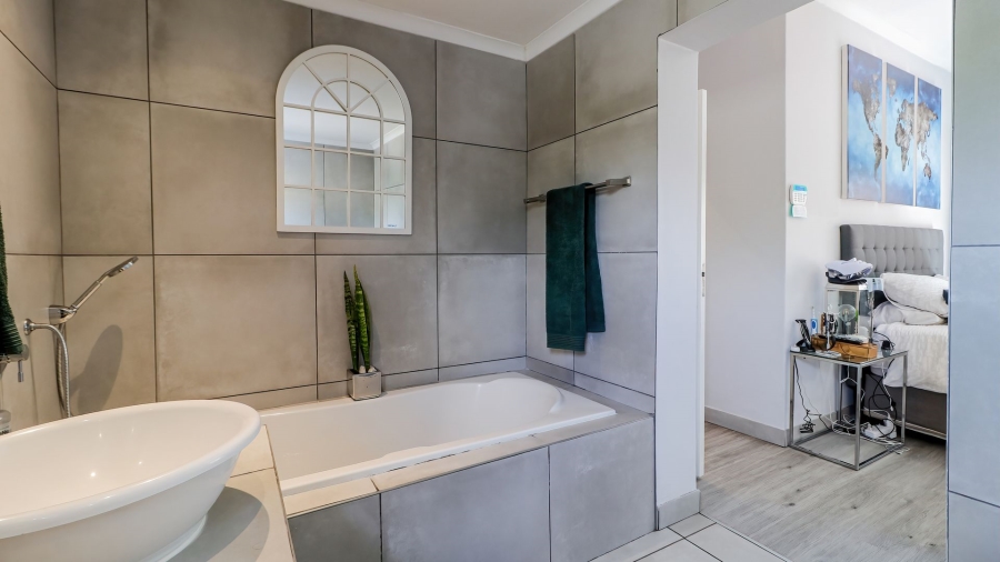 3 Bedroom Property for Sale in North Riding Gauteng