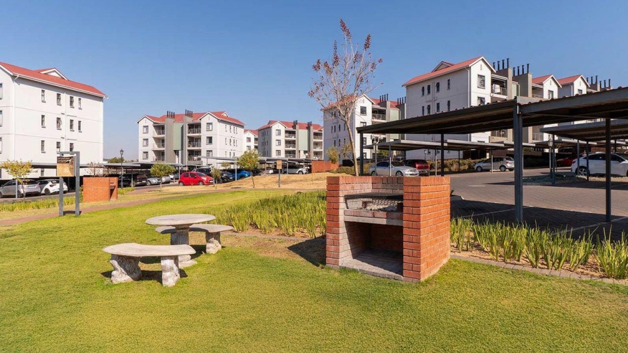 1 Bedroom Property for Sale in Modderfontein Gauteng