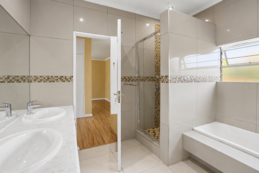 4 Bedroom Property for Sale in Boskruin Gauteng