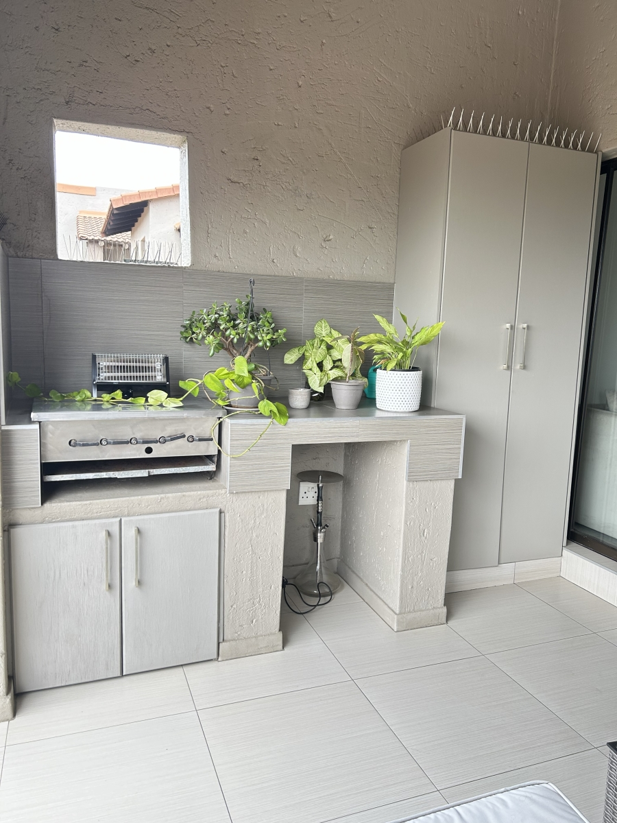 2 Bedroom Property for Sale in Maroeladal Gauteng