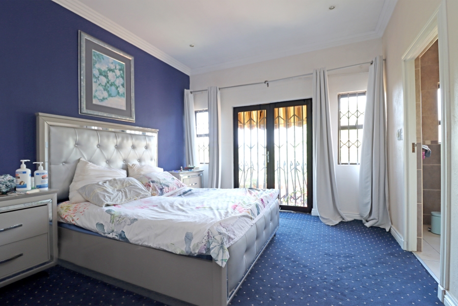 5 Bedroom Property for Sale in Sun Valley Gauteng