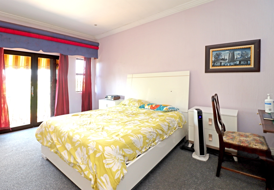 5 Bedroom Property for Sale in Sun Valley Gauteng