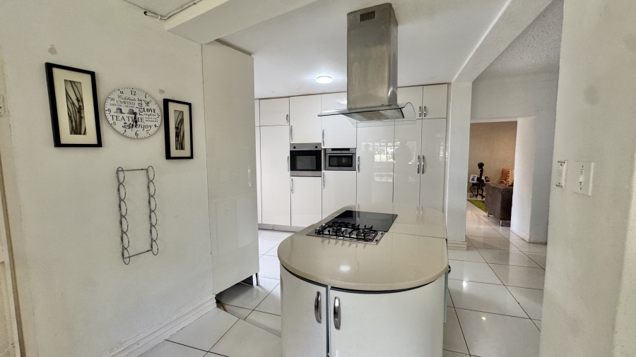 6 Bedroom Property for Sale in President Park Gauteng